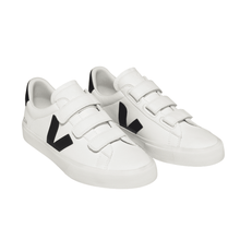 Recife Logo Extra White Black